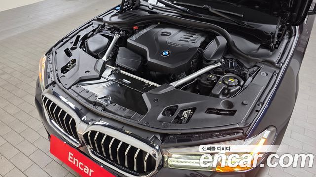 BMW 5-Series 2023 — photo 6