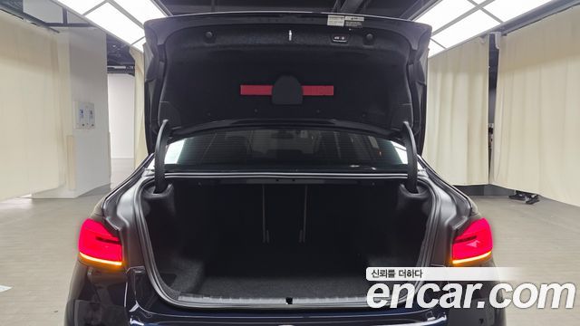 BMW 5-Series 2023 — photo 24