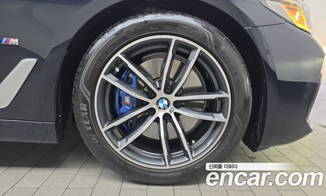 BMW 5-Series 2023 — photo 7