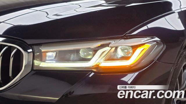 BMW 5-Series 2023 — photo 8