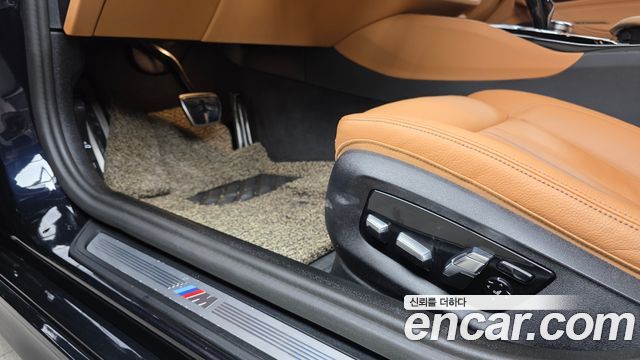 BMW 5-Series 2023 — photo 30