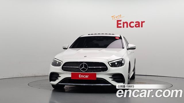 Mercedes-Benz E-Class 2023 — photo 3