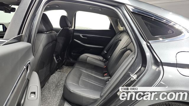 Hyundai Sonata 2023 — photo 11