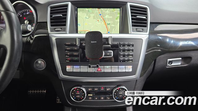Mercedes-Benz M-class 2015 — photo 18