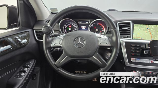 Mercedes-Benz M-class 2015 — photo 19