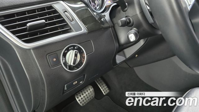 Mercedes-Benz M-class 2015 — photo 25