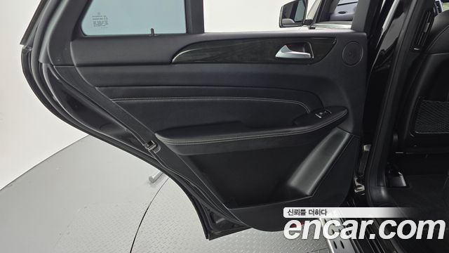 Mercedes-Benz M-class 2015 — photo 15