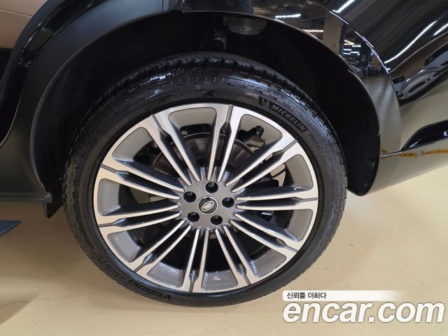 Land Rover Range Rover 2025 — photo 10