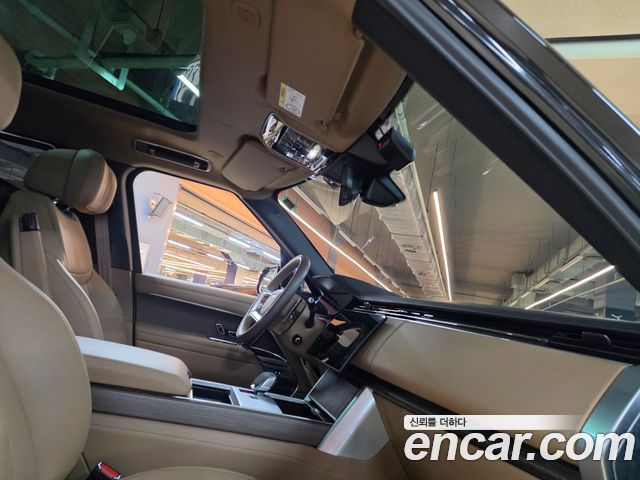 Land Rover Range Rover 2025 — photo 18