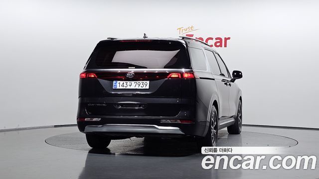 Kia Canival 2021 — photo 4