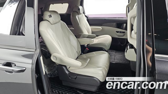 Kia Canival 2021 — photo 17