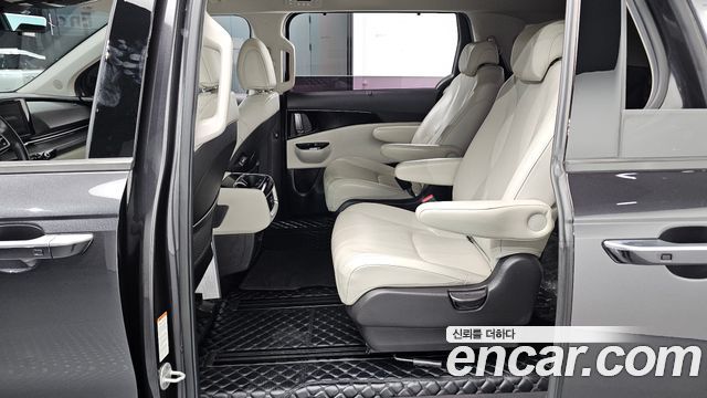 Kia Canival 2021 — photo 18