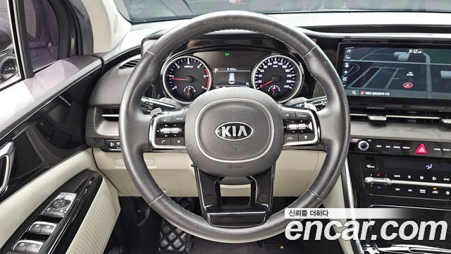 Kia Canival 2021 — photo 19