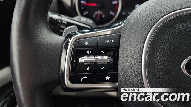 Kia Canival 2021 — photo 25