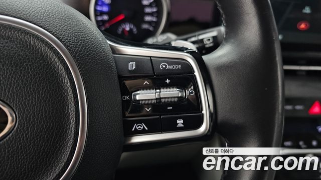 Kia Canival 2021 — photo 26