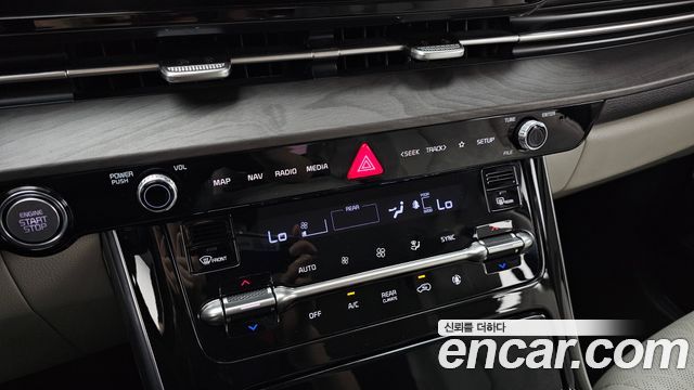 Kia Canival 2021 — photo 29