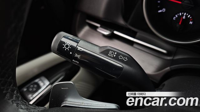Kia Canival 2021 — photo 31