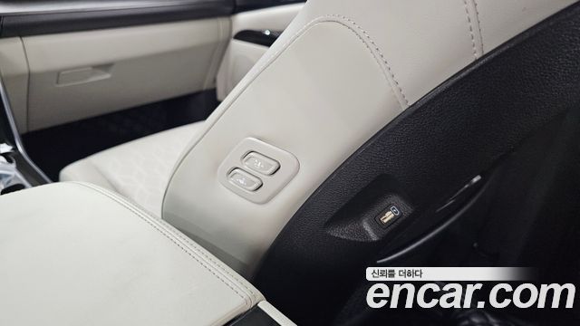 Kia Canival 2021 — photo 35