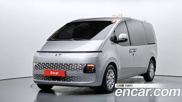 Hyundai Staria 2022 — photo 1