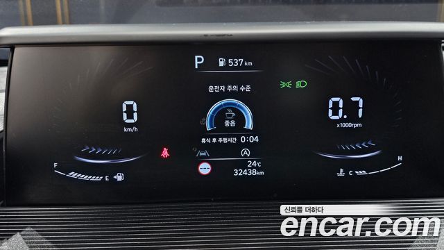 Hyundai Staria 2022 — photo 8