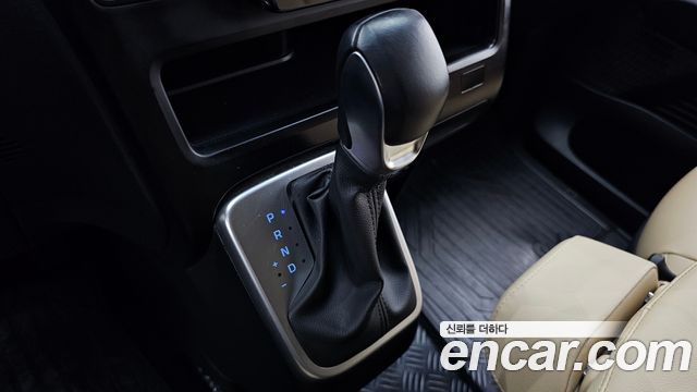 Hyundai Staria 2022 — photo 9
