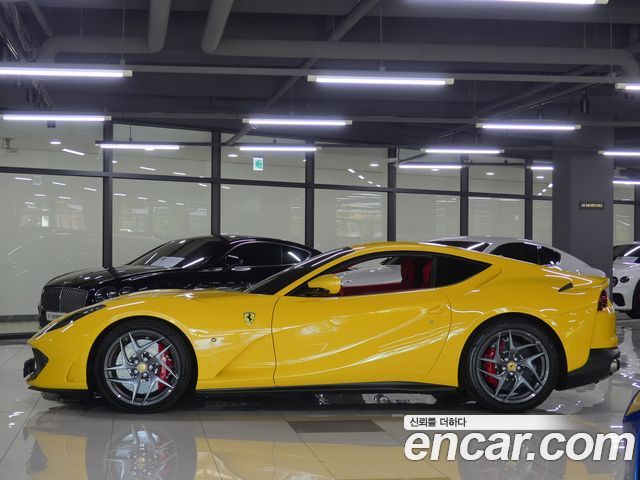 Ferrari 812 2020 — photo 2