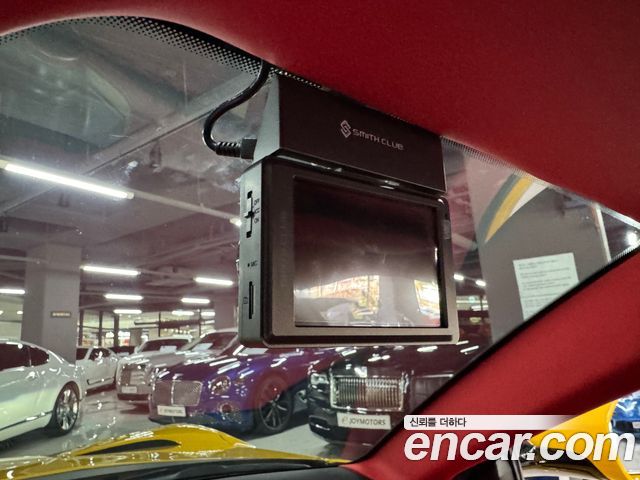 Ferrari 812 2020 — photo 15