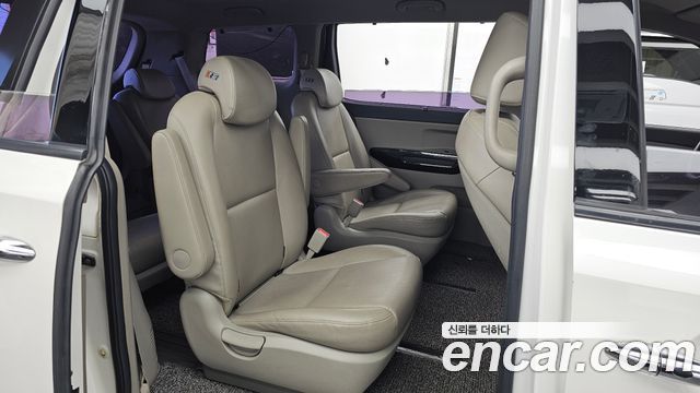 Kia Canival 2017 — photo 18