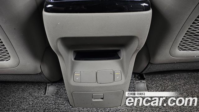 Kia Canival 2017 — photo 25