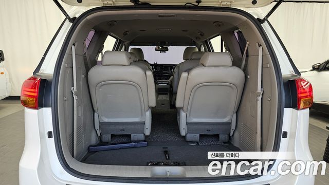 Kia Canival 2017 — photo 26