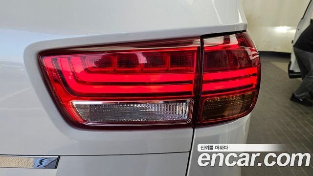 Kia Canival 2017 — photo 9