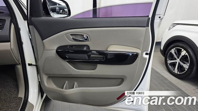 Kia Canival 2017 — photo 15