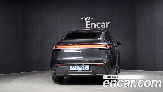 Tesla Model Y 2026 — photo 4