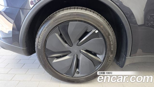 Tesla Model Y 2026 — photo 5