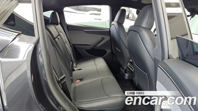 Tesla Model Y 2026 — photo 18