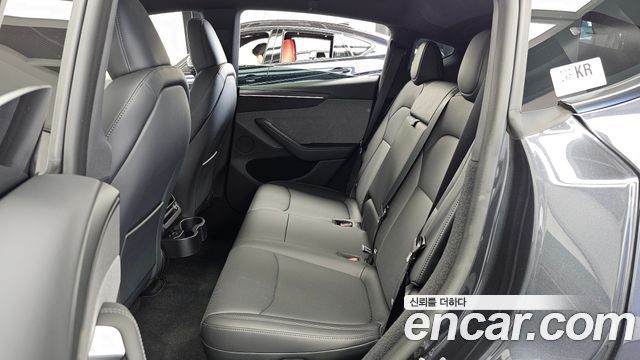 Tesla Model Y 2026 — photo 16