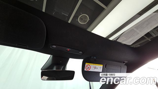 Tesla Model Y 2026 — photo 27