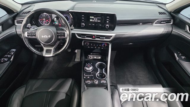 Kia K5 2023 — photo 10