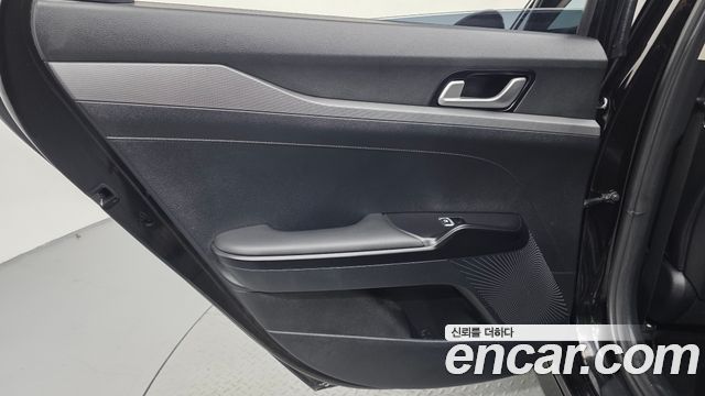 Kia K5 2023 — photo 15