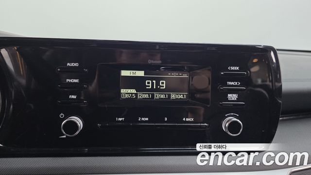Kia K5 2023 — photo 32