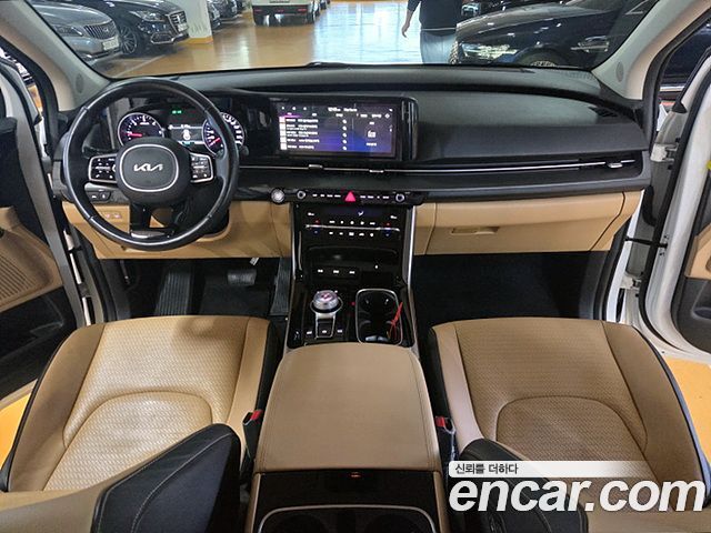 Kia Canival 2023 — photo 8