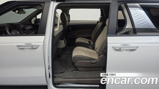 Kia Canival 2021 — photo 11
