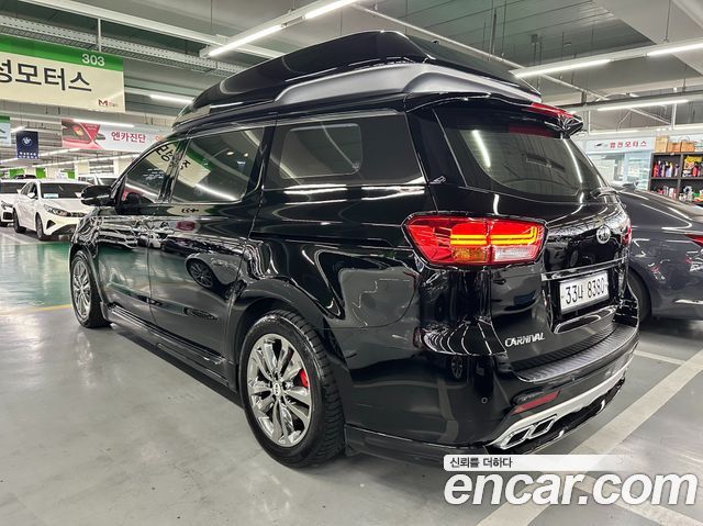 Kia Canival 2018 — photo 4