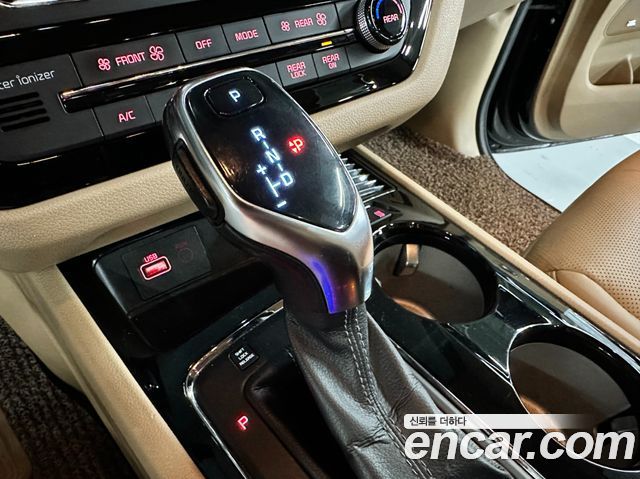 Kia Canival 2018 — photo 10