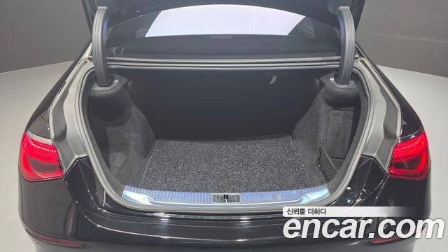 Mercedes-Benz S-Class 2021 — photo 24