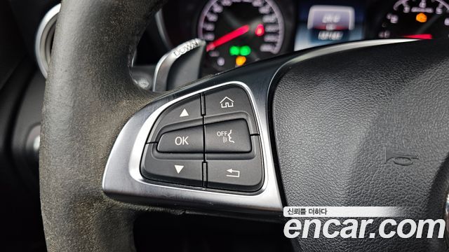 Mercedes-Benz GLC-Class 2018 — photo 28