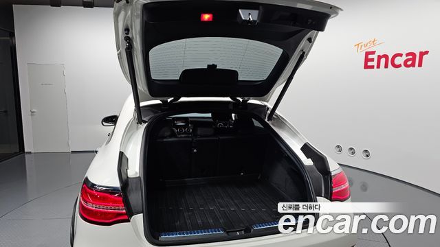 Mercedes-Benz GLC-Class 2018 — photo 36