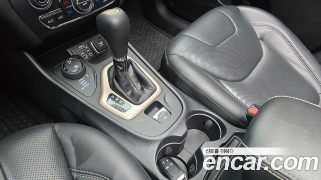 Jeep Cherokee 2016 — photo 9