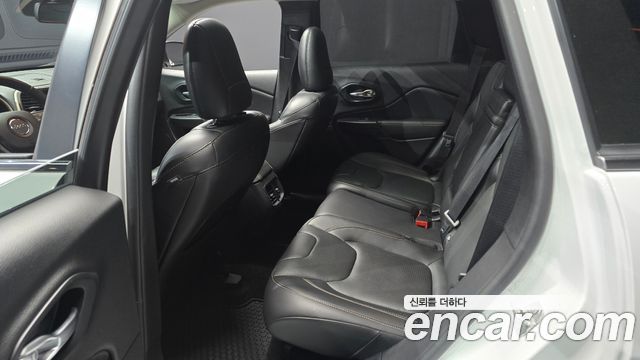 Jeep Cherokee 2016 — photo 12