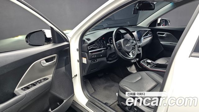 Kia Niro 2023 — photo 10